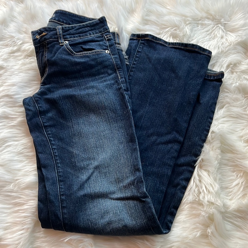 American Eagle Boyfriend Jeans. Size 6 XLong. Like New.